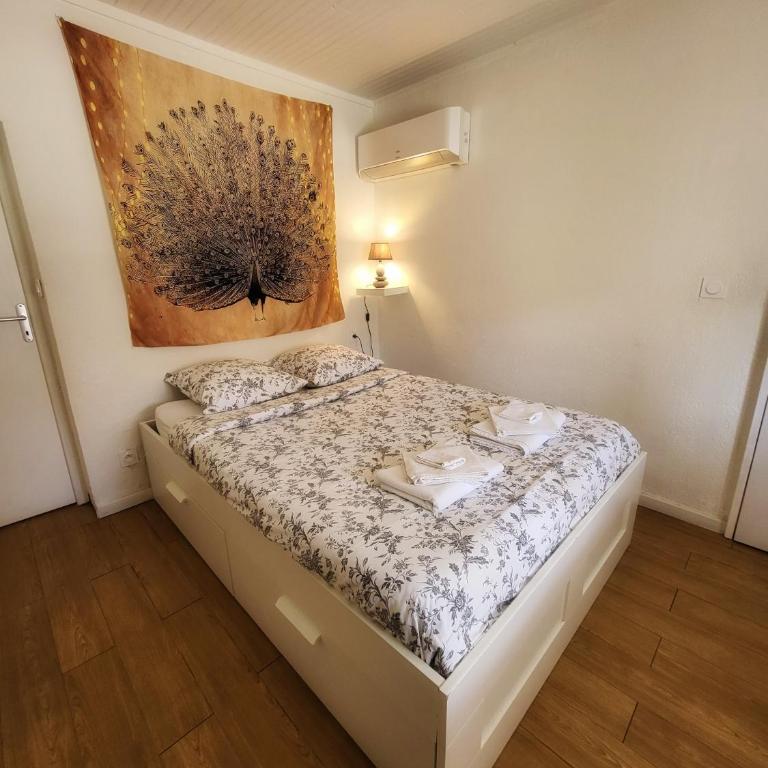 Gîte paisible aux pieds des Alpilles, parking privé - Maison 2 Chambres - 8