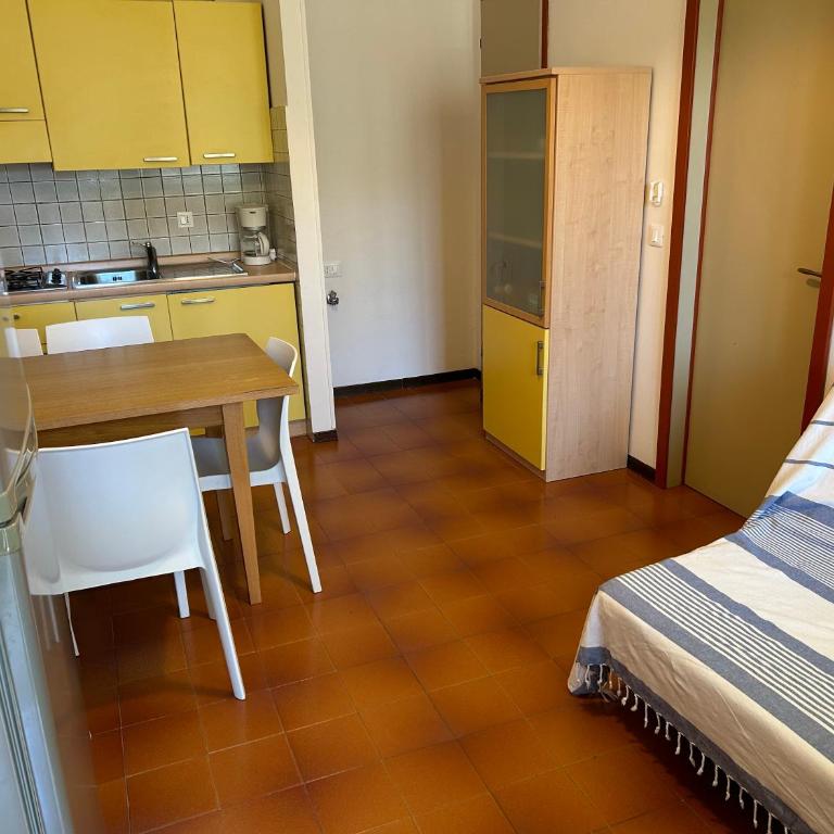 Azzurro Via Livenza 1 - Appartamento Standard con 1 Camera da Letto - 9