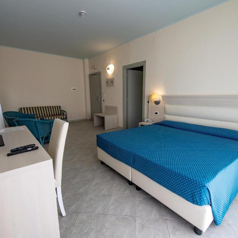 Hotel Baia Turchese - Suite Deluxe con Vista Mare - 3