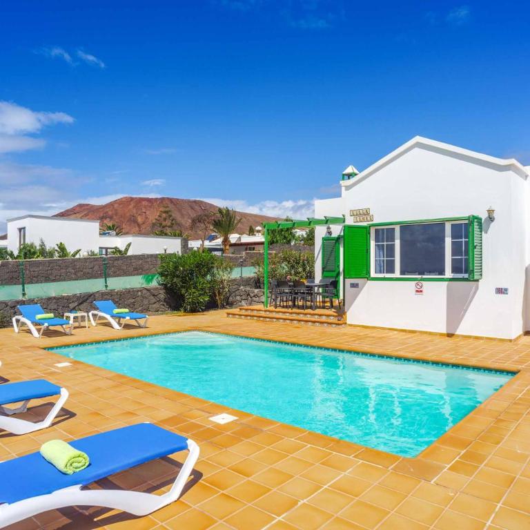 Villa Femes - Three-Bedroom Villa - 1