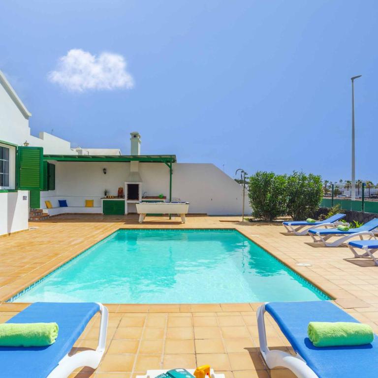 Villa Femes - Three-Bedroom Villa - 2