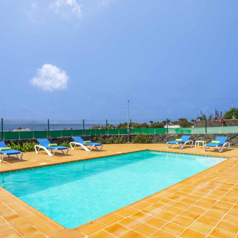 Villa Femes - Three-Bedroom Villa - 10