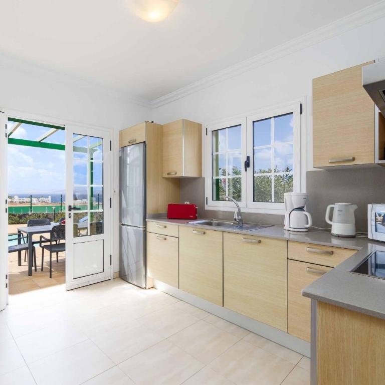 Villa Femes - Three-Bedroom Villa - 14