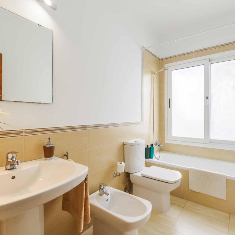 Villa Femes - Three-Bedroom Villa - 16
