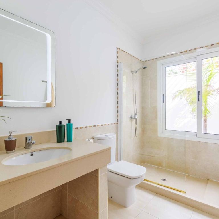 Villa Femes - Three-Bedroom Villa - 17
