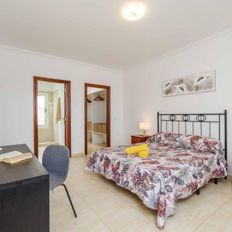 Villa Femes - Three-Bedroom Villa - 18