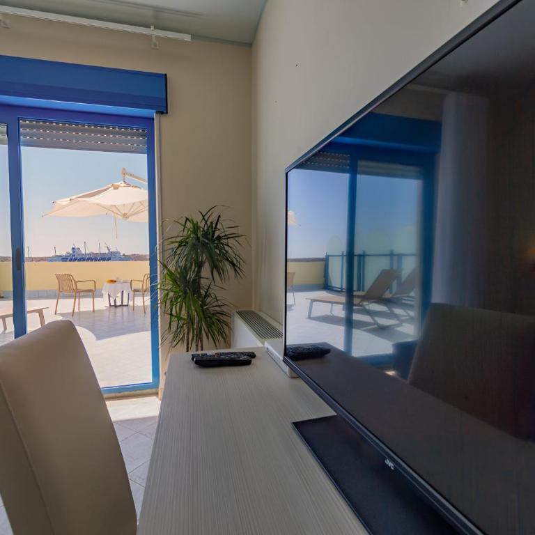 Hotel Baia Turchese - Suite Deluxe con Vista Mare - 7