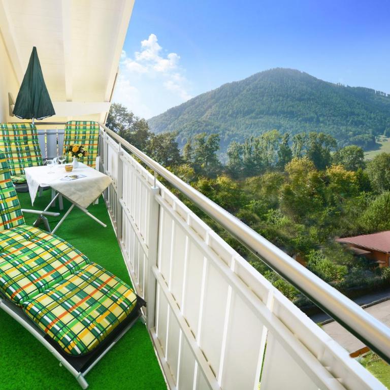Am Badezentrum Ferienwohnungen - Apartment 3 mit Bergblick - 1
