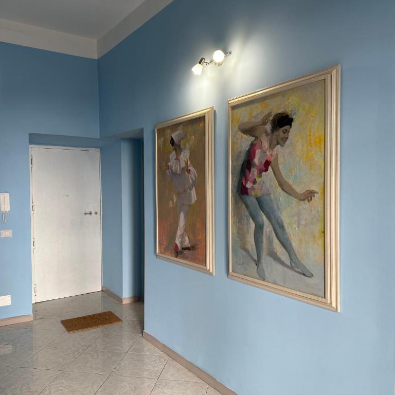 Vacanze Napoli centrale Elegant and Spacious 130sqm 2 Bedrooms 1 bathroom full and 1 small service bathroom - Two-Bedroom Apartment - 46