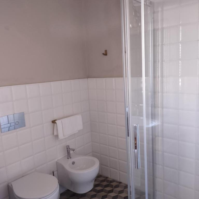 Villa Sarita - Camera Matrimoniale con Bagno Privato Esterno - 13