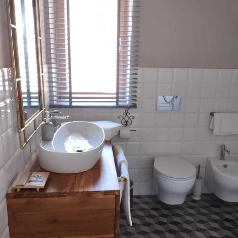 Villa Sarita - Camera Matrimoniale con Bagno Privato Esterno - 14