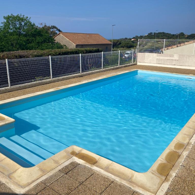 Presqu'ile de Giens, Maison Rdc avec Accès et Jardin Privés sans Vis-à-vis, Piscine, Plages à 2 min à pieds - Superior Apartment - 1