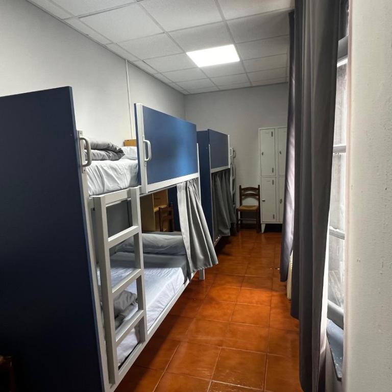 Albergue La Estación - Bed in 4-Bed Mixed Dormitory Room - 2