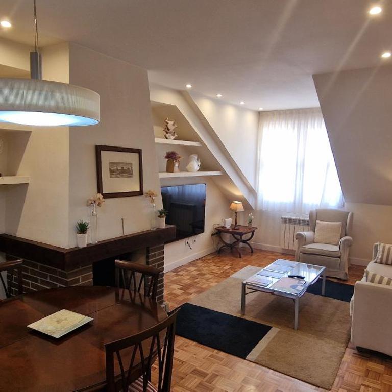 La Buhardilla de la Escalerona - 2 Hab - VUT-4354-AS - Apartamento de 2 dormitorios - 1