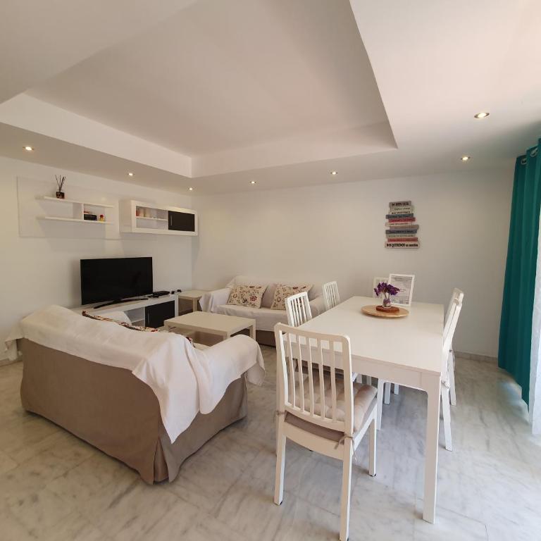 Quiet en montemar - Two-Bedroom Apartment - 5