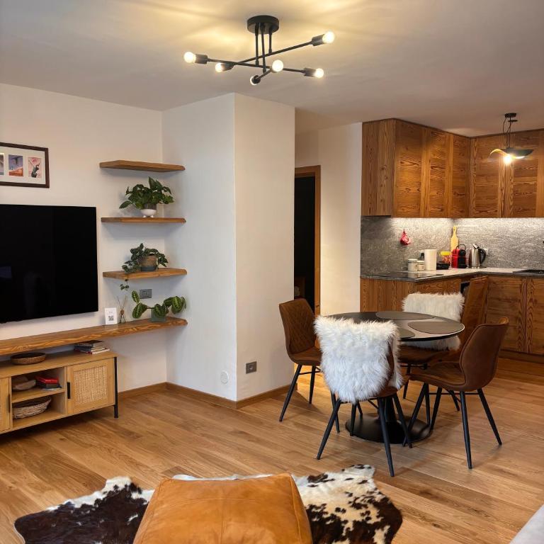 Cozy bilocale apartment - Appartamento con Vista Montagna - 2