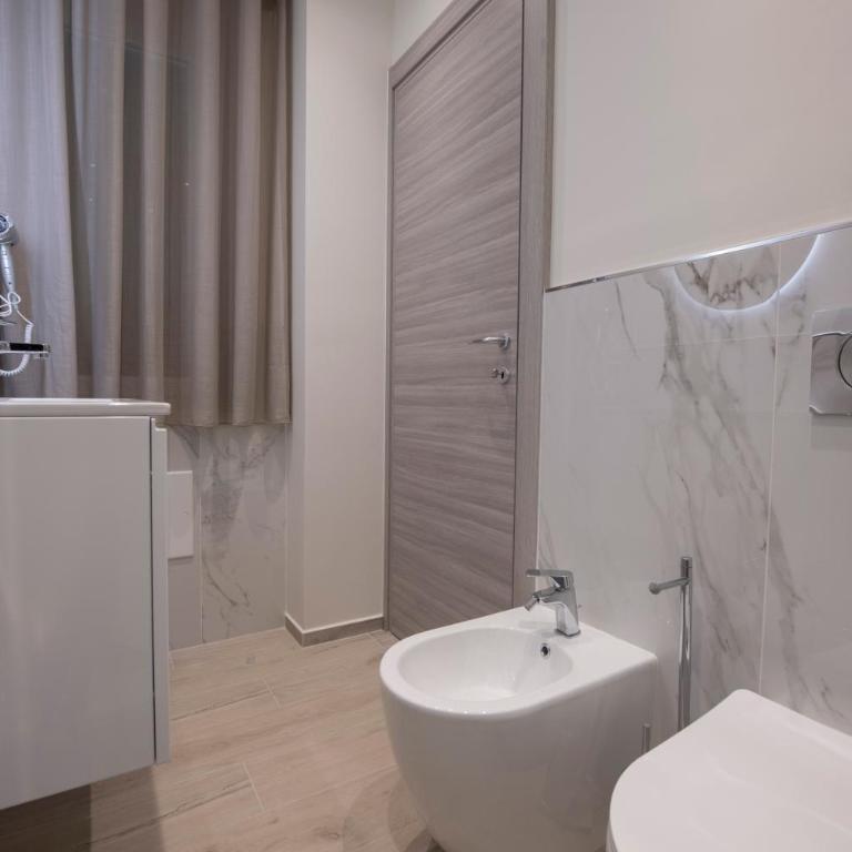 242 - Camera Est - Affittacamere Sara Home Chiavari, 200Metri dal Mare - Chambre Double - 23