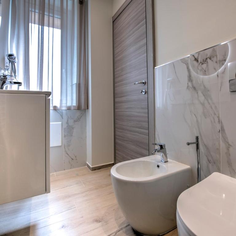 242 - Camera Est - Affittacamere Sara Home Chiavari, 200Metri dal Mare - Chambre Double - 25