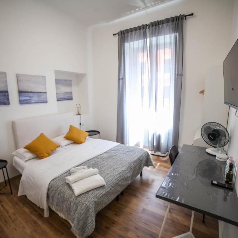 Cosmo GuestHouse - Camera Matrimoniale con Bagno Privato - 4