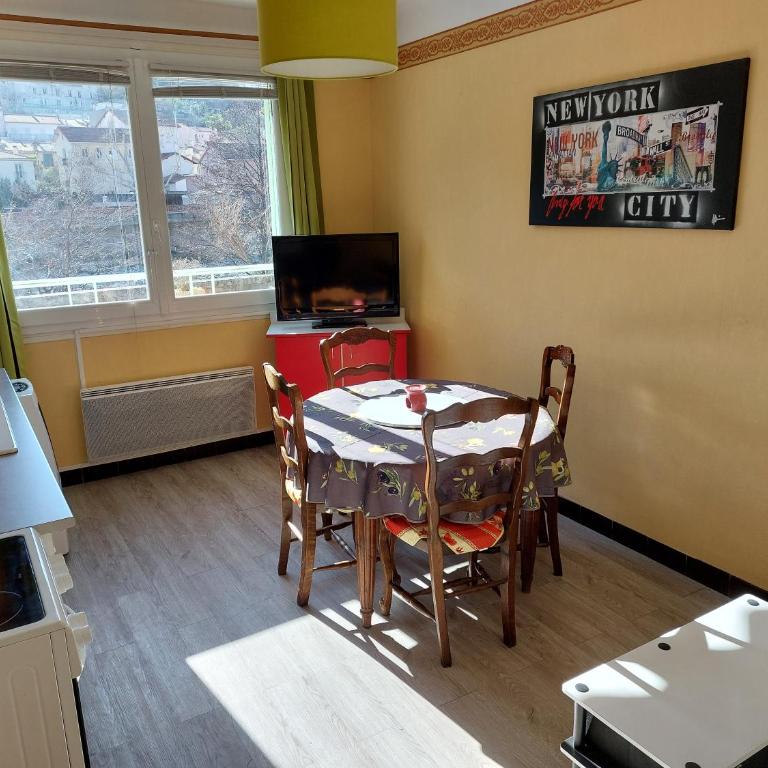 Appartement F2 situé à Amélie les Bains - Boulevard de la petite Provence - Appartement 1 Chambre - 3