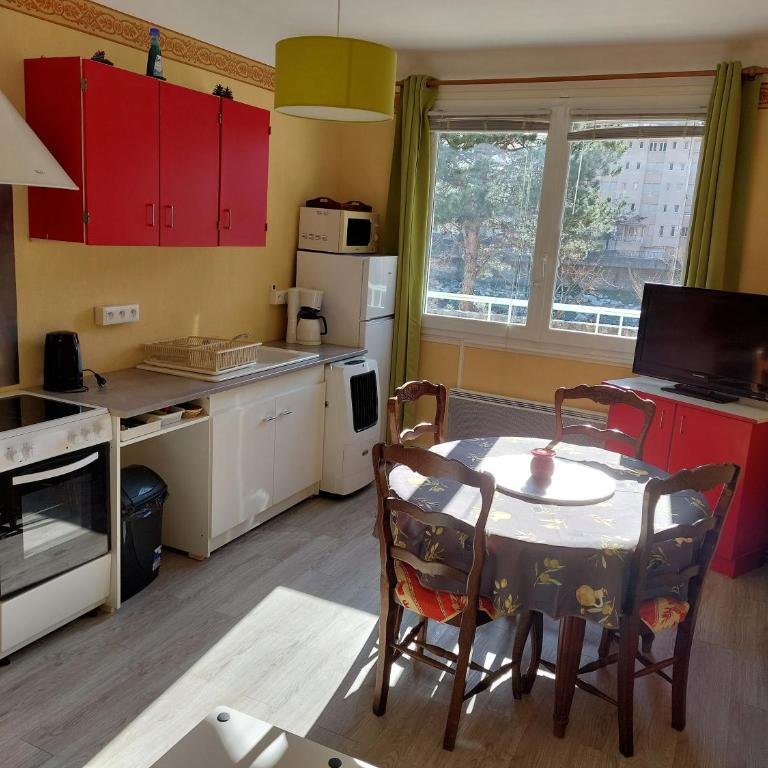 Appartement F2 situé à Amélie les Bains - Boulevard de la petite Provence - Appartement 1 Chambre - 5