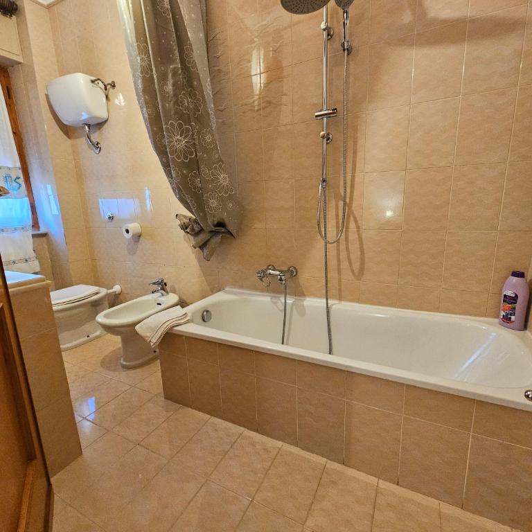 Antonhouse Alghero - Camera Matrimoniale con Bagno Privato - 3