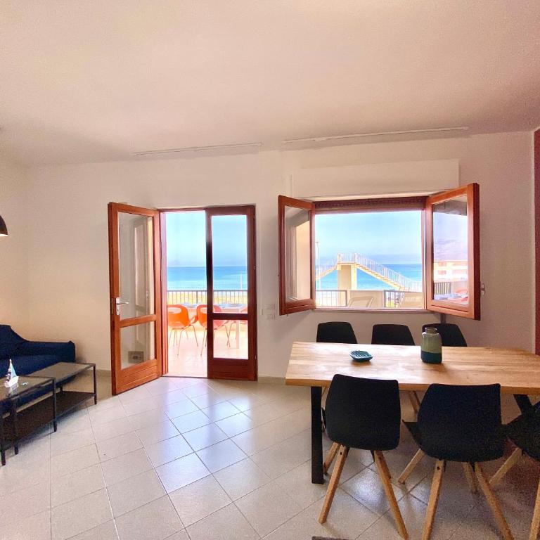 Brezza Marina Apartment, 50 mt dalla spiaggia - Four-Bedroom Penthouse Apartment - 17
