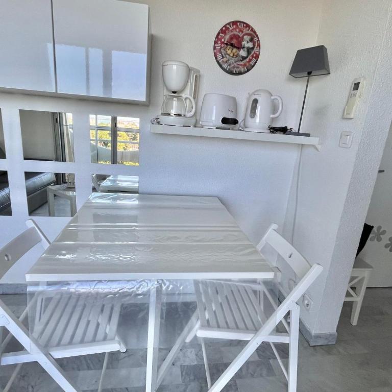 Grand Studio Climatisé avec Parking Privé à La Grande Motte - FR-1-716-60 - Studio - 4