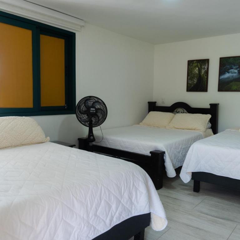 Colina del Sol Hotel Hacienda - Habitación Familiar con vistas al jardín - 5