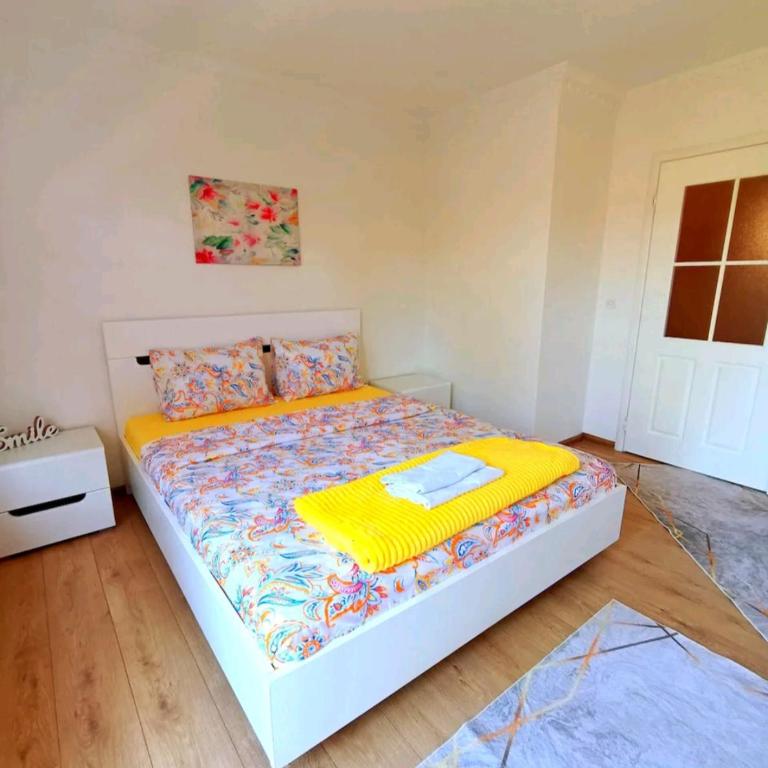 Sarah - One-Bedroom Apartment - 5