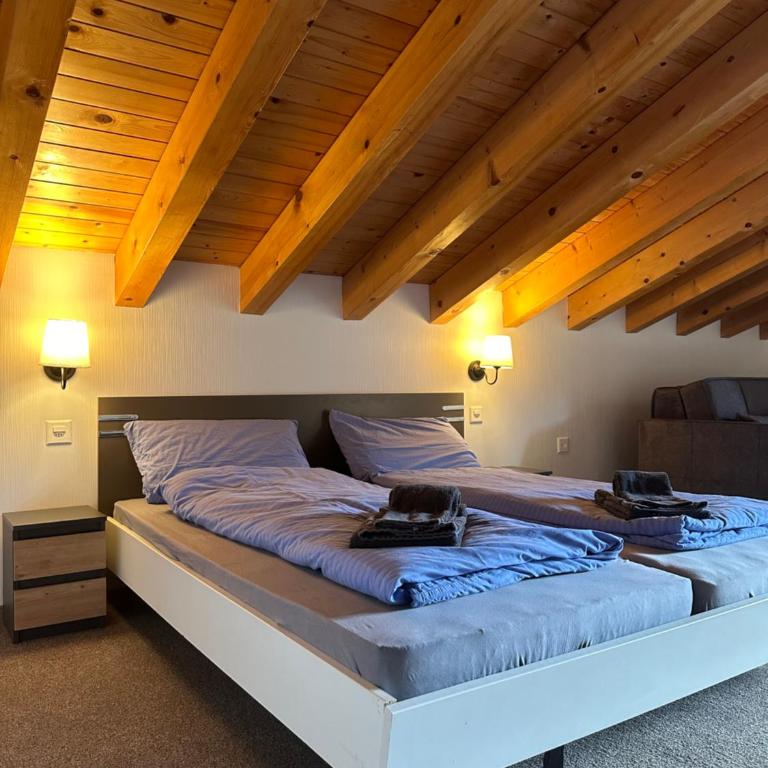 Touristenheim Bergfreude - Familienzimmer mit Balkon - 2