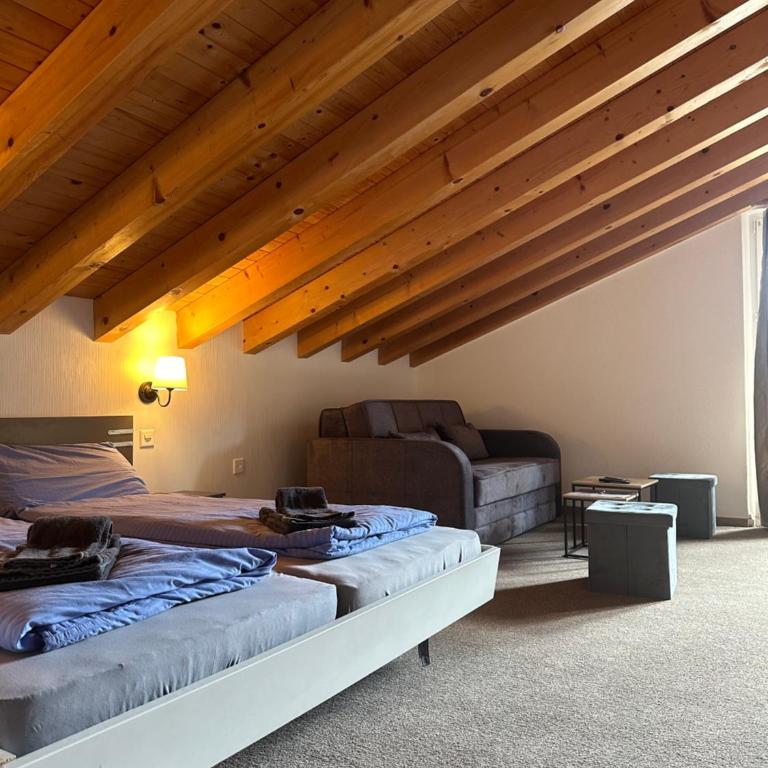 Touristenheim Bergfreude - Familienzimmer mit Balkon - 1