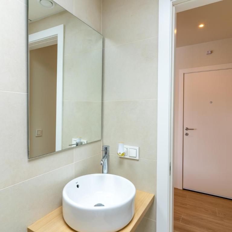 San José Suites 3 Hab, Piscina, solárium y WiFi - Three-Bedroom Vacation Home - 38