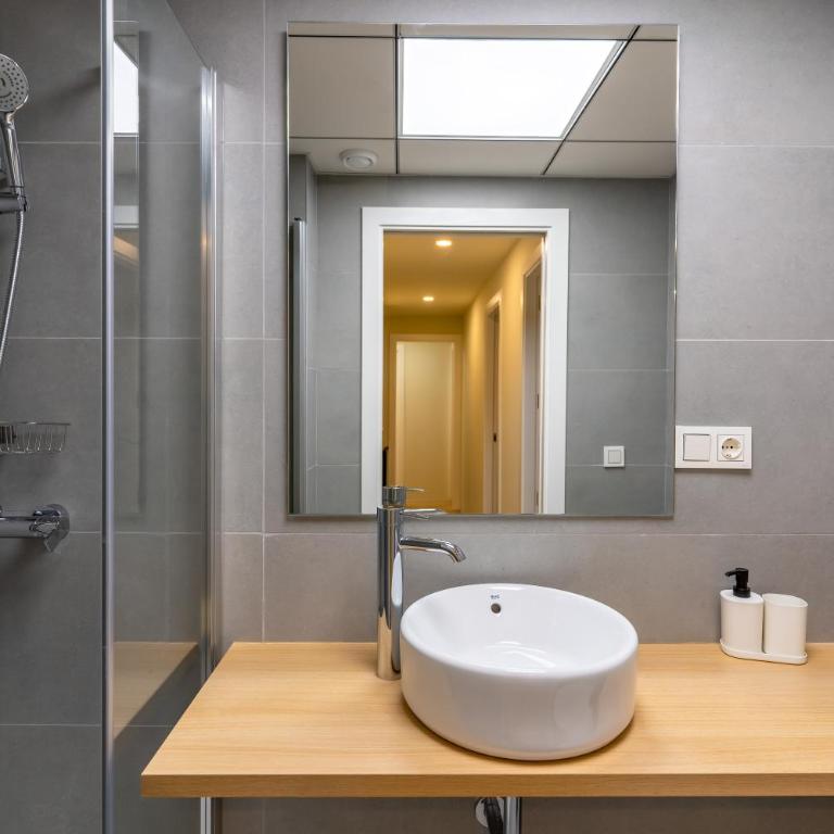 San José Suites 3 Hab, Piscina, solárium y WiFi - Three-Bedroom Vacation Home - 23