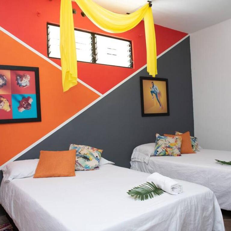 Pleasant House 20 People In Laureles - Apartamento - 45