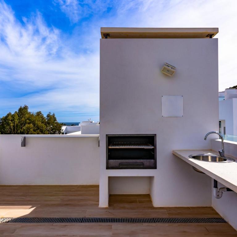 San José Suites 3 Hab, Piscina, solárium y WiFi - Three-Bedroom Vacation Home - 31