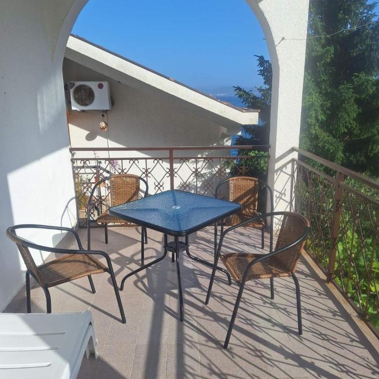 Stan Apatman Mirela - Two-Bedroom Apartment with Terrace and Sea View - 20