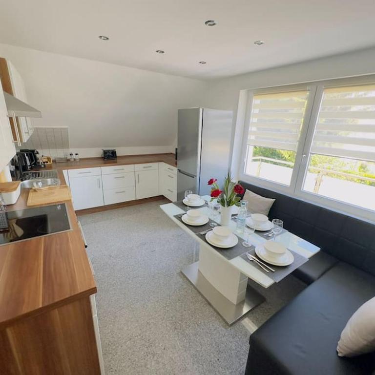 FeWo für 6 Personen WLAN Balkon Parken Stilvoll - Apartment mit 2 Schlafzimmern - 14