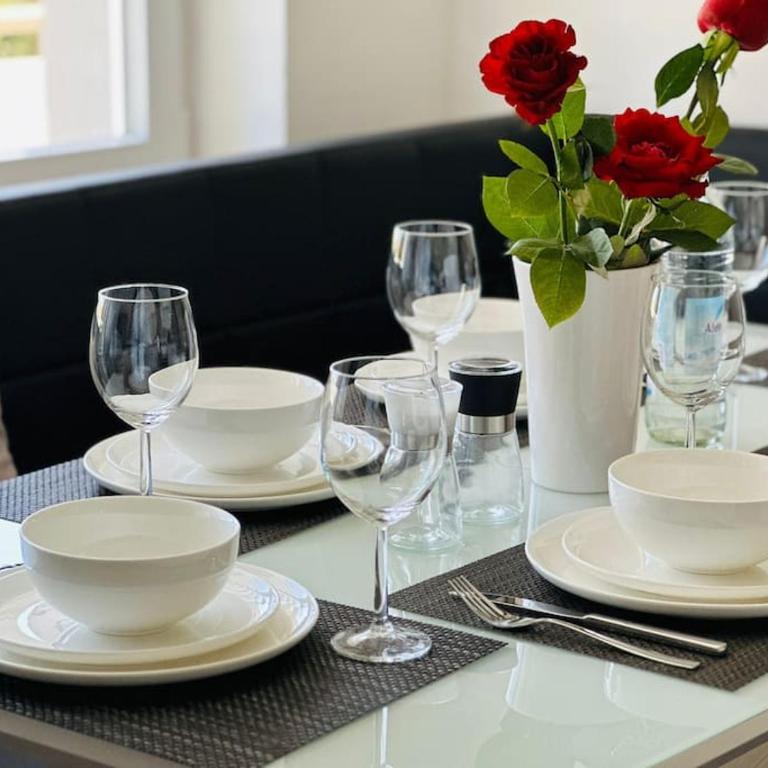 FeWo für 6 Personen WLAN Balkon Parken Stilvoll - Apartment mit 2 Schlafzimmern - 13