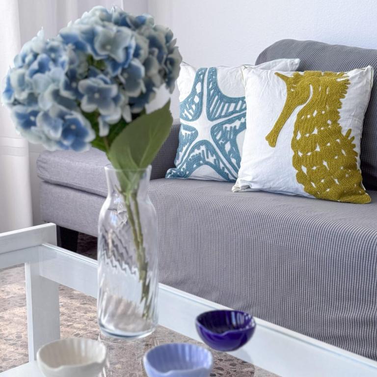 Bright 2 Bed Apartment with pool - Solo Familias - Apartamento de 2 dormitorios con balcón - 12