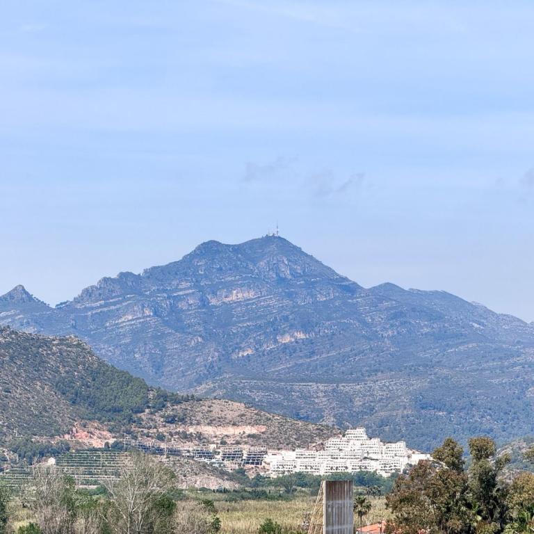 Bright 2 Bed Apartment with pool - Solo Familias - Apartamento de 2 dormitorios con balcón - 27