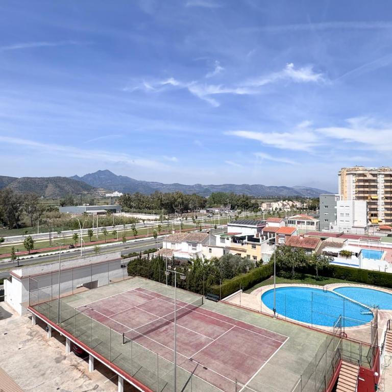 Bright 2 Bed Apartment with pool - Solo Familias - Apartamento de 2 dormitorios con balcón - 31