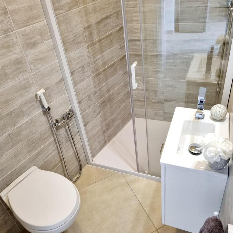 Relax & piscina a due passi dal lago "Family Sole" - Appartamento con 1 Camera da Letto - 40