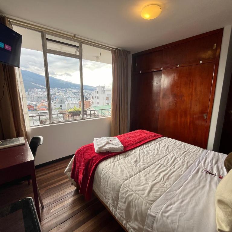 St. Gallen Haus - Standard Double Room with Shared Bathroom - 9