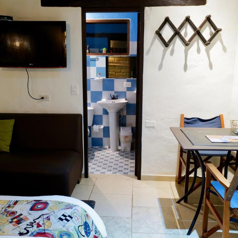 Bombon Hotel - Habitación Individual Pequeña - 4