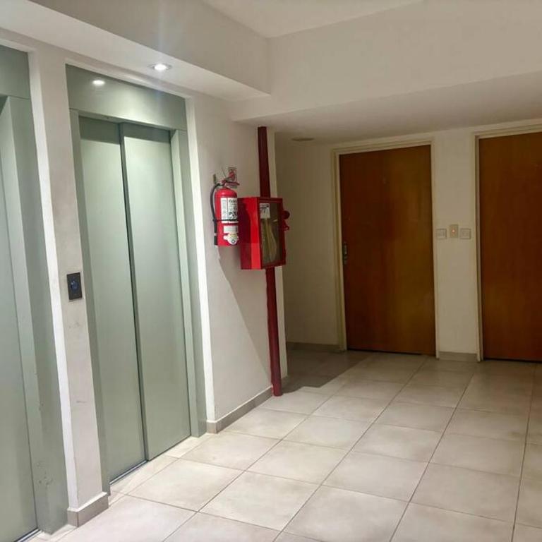 Vistoso departamento c/balcón - One-Bedroom Apartment - 36