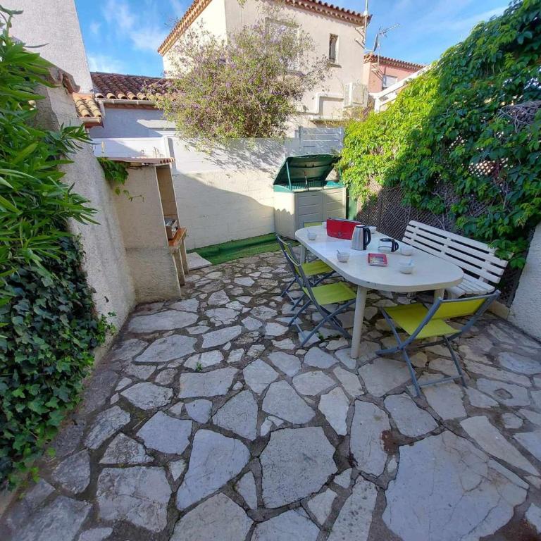 Maison climatisée rénovée 2 pièces, 2 cabines avec terrasses à 500m de la plage, parking inclus - Haus mit 1 Schlafzimmer - 4