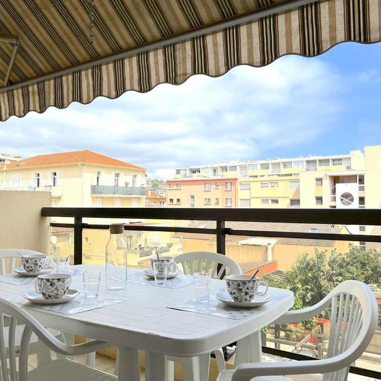 Appartement Climatisé 2 Pièces + Coin Nuit, Proche Plage et Commerces, 4 Couchages, Le Lavandou - FR-1-251-829 - Apartamento - 1