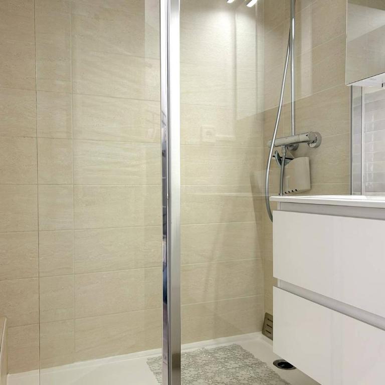 Appartement Climatisé 2 Pièces + Coin Nuit, Proche Plage et Commerces, 4 Couchages, Le Lavandou - FR-1-251-829 - Apartamento - 6