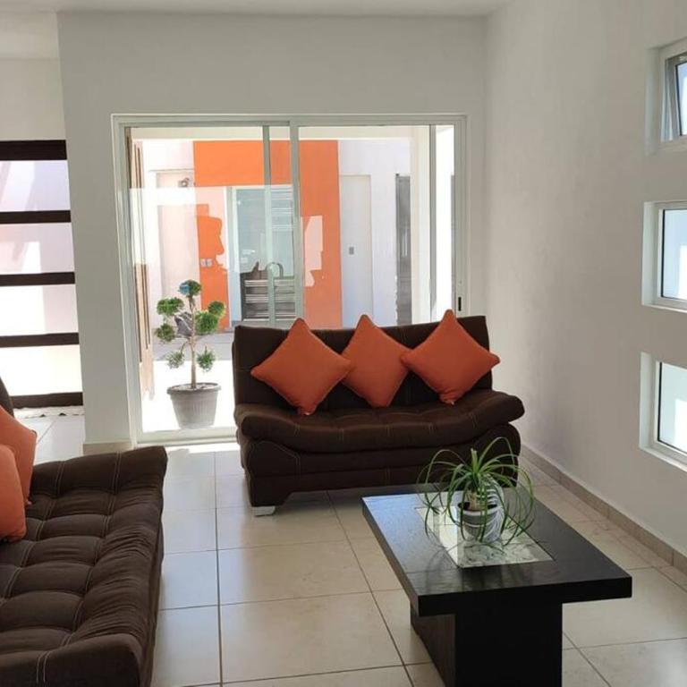 CASA MYAA, casa para noche, día, fin de semana, semana y mes - Casa de 4 dormitorios - 6